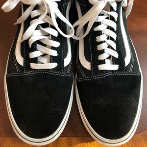 Men’s Vans lace up sneakers